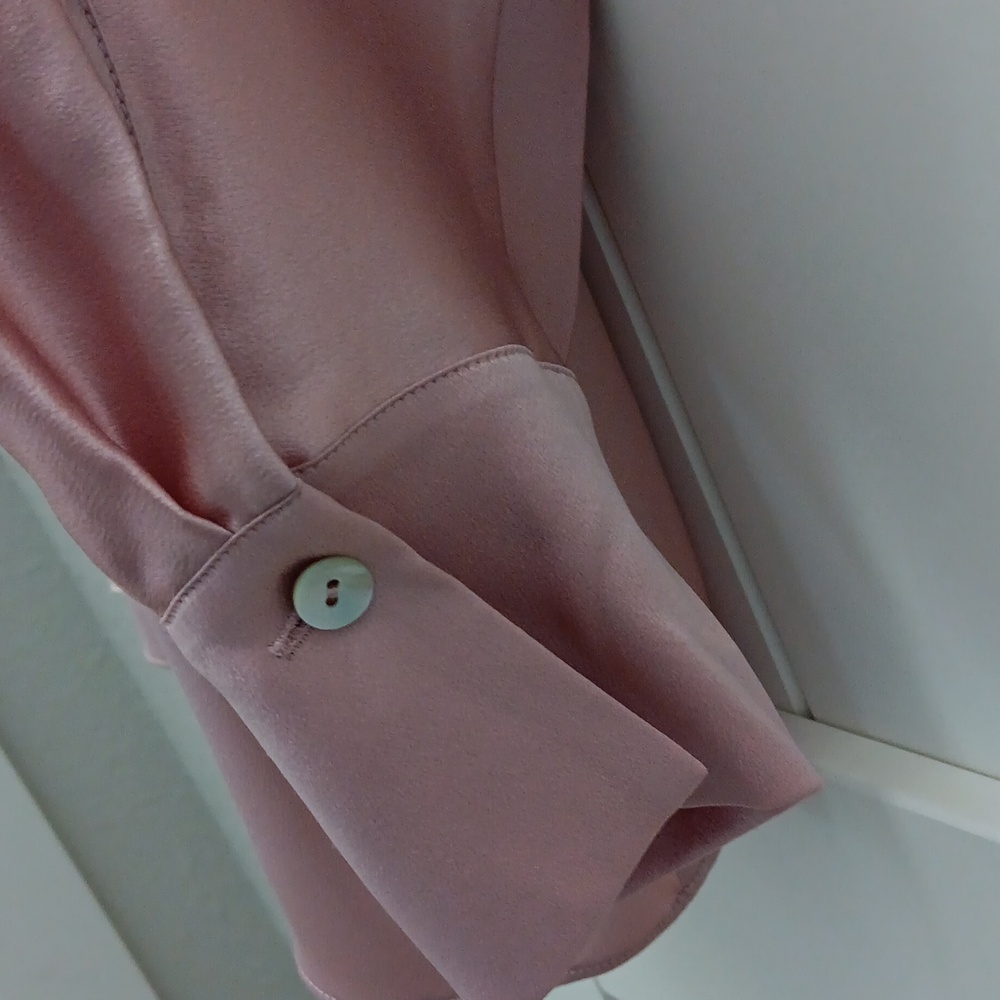 NEW! VINCE..SILK BLOUSE..LARGE - Picture 3 of 8